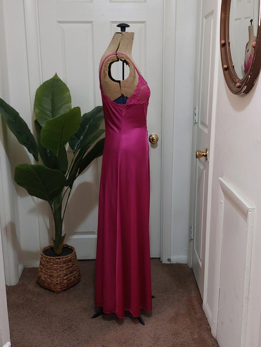 Vintage Fuchsia Lace-Accent Nylon Slip Night Dress Size Small/medium - Picture 3 of 8